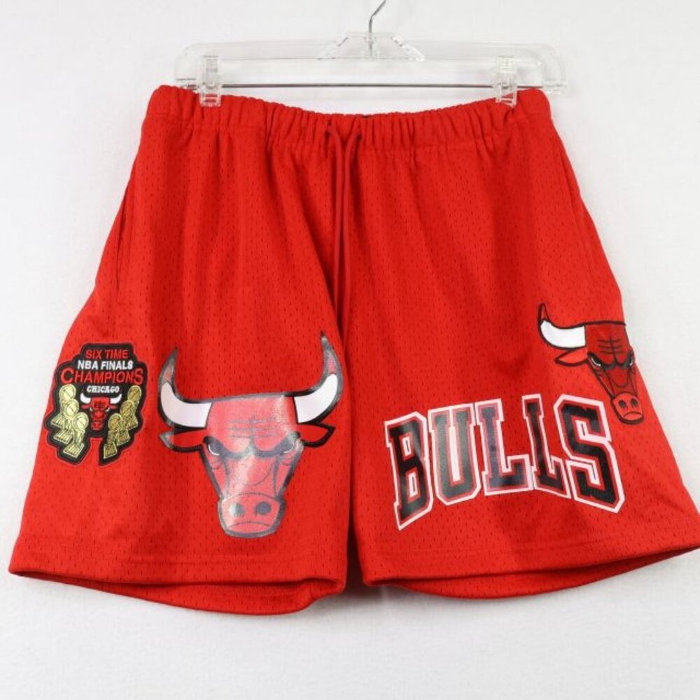 Chicago Bulls Shorts Mens Small Red Six Times Champions NBA Finals Pro Sport